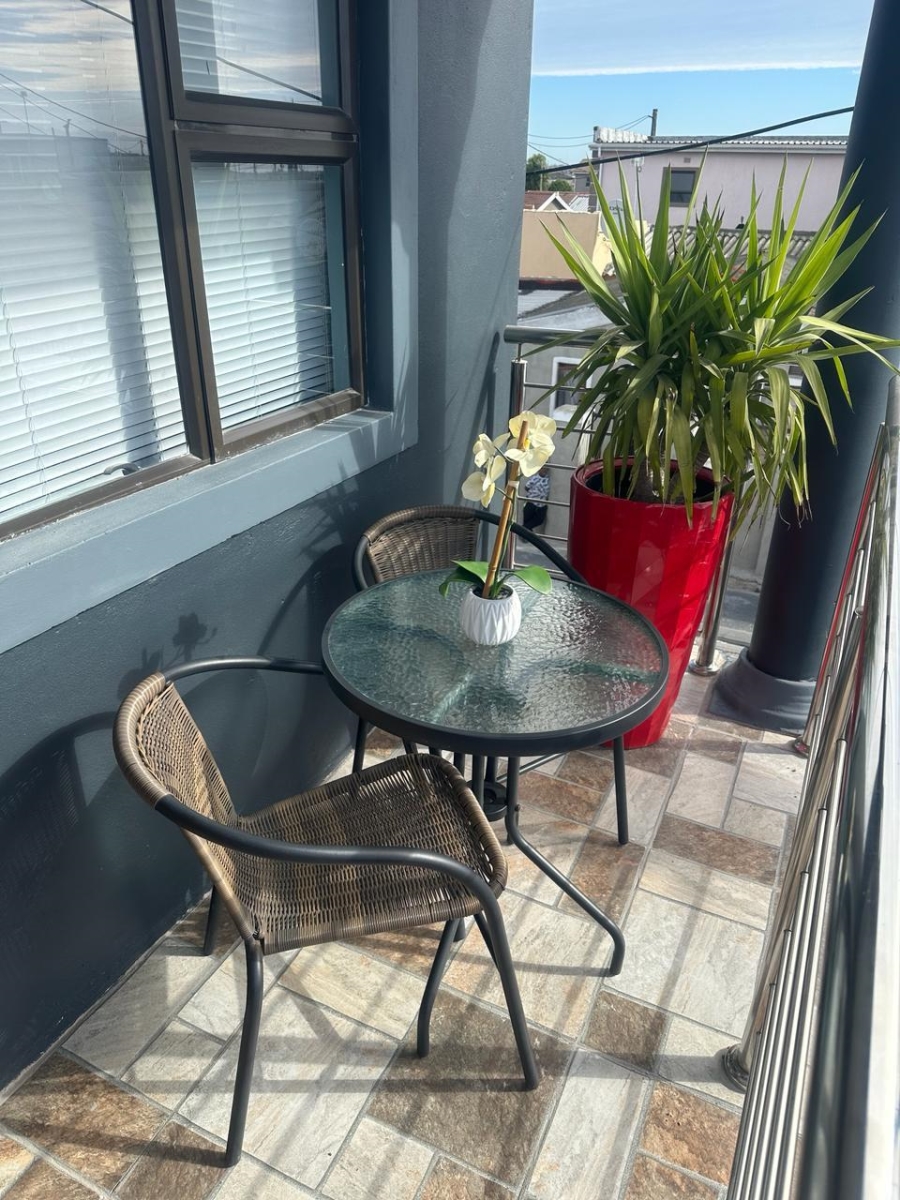 8 Bedroom Property for Sale in Mandela Park Western Cape